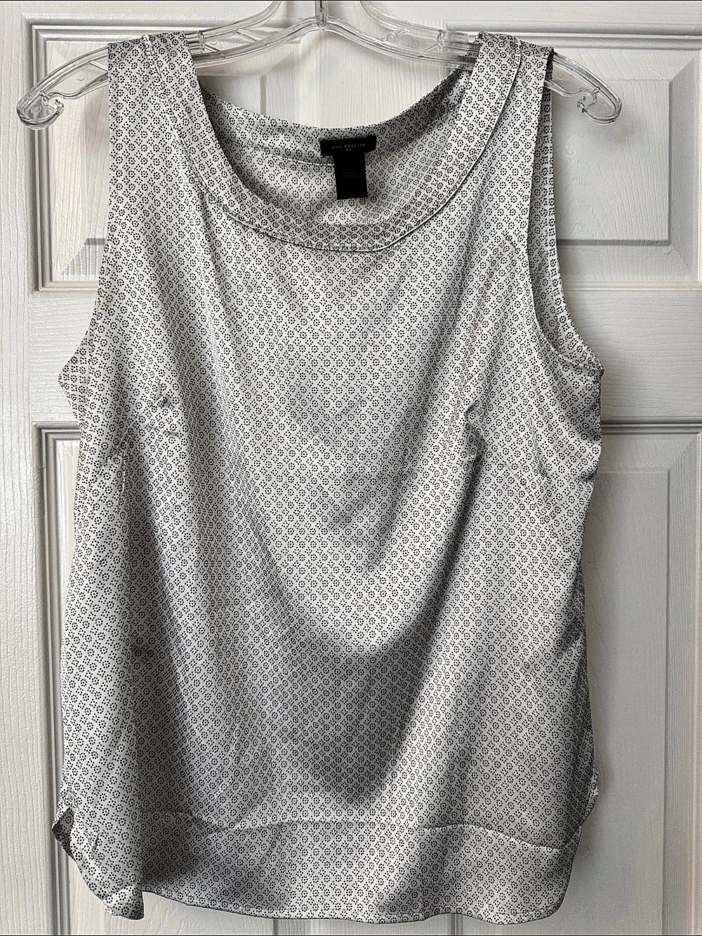 Ann Taylor Geometric Tank Top in White & Black Size Large Like New
